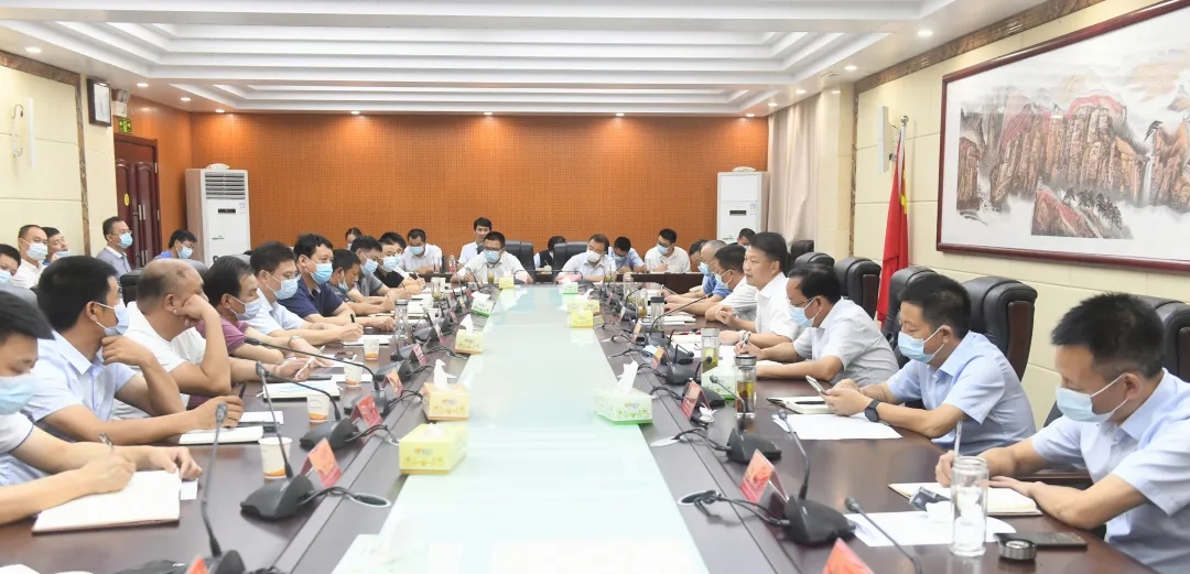 要闻 | 推动我市虾-稻产业又好又快发展！向斌主持召开潜江虾-稻加工园、物流园建设座谈会